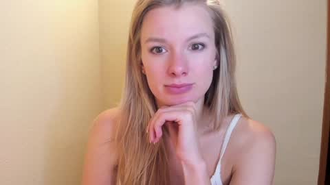 Snapshot of sweet_angel_a chatting on January 27, 2025, 10:06 pm Ann - your sweet girl online show from January 27, 2025, 10:06 pm
