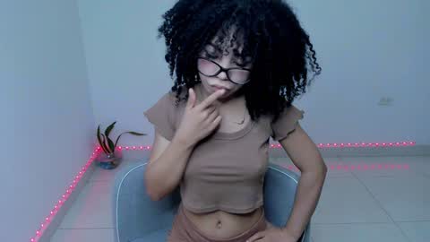 Snapshot of sweet_anie_04 chatting on December 30, 2024, 3:47 am Anie online show from December 30, 2024, 3:47 am