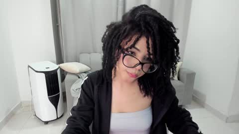 Snapshot of sweet_anie_04 chatting on February 5, 2025, 2:40 am Anie online show from February 5, 2025, 2:40 am