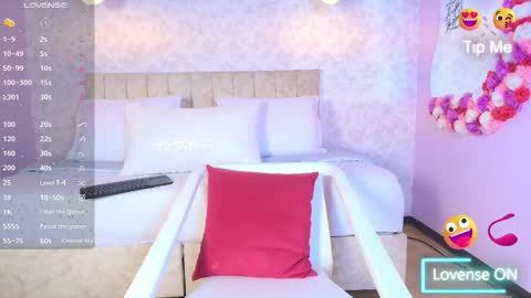 sweet_artemiis online show from September 24, 2025, 8:23 pm