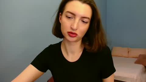 Snapshot of sweet_baby_miranda_ chatting on December 12, 2024, 12:27 am Miranda online show from December 12, 2024, 12:27 am