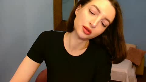 Snapshot of sweet_baby_miranda_ chatting on December 14, 2024, 12:44 am Miranda online show from December 14, 2024, 12:44 am