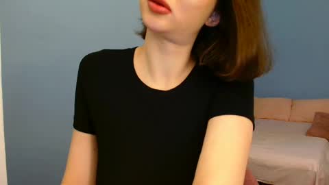 Snapshot of sweet_baby_miranda_ chatting on December 17, 2024, 12:45 am Miranda online show from December 17, 2024, 12:45 am