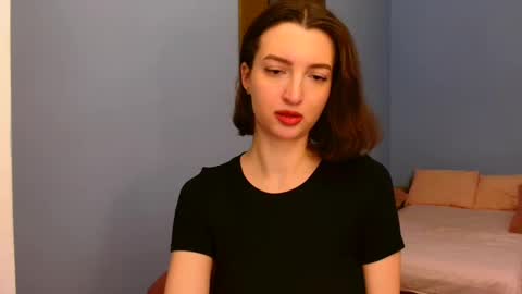 Snapshot of sweet_baby_miranda_ chatting on December 19, 2024, 2:01 am Miranda online show from December 19, 2024, 2:01 am