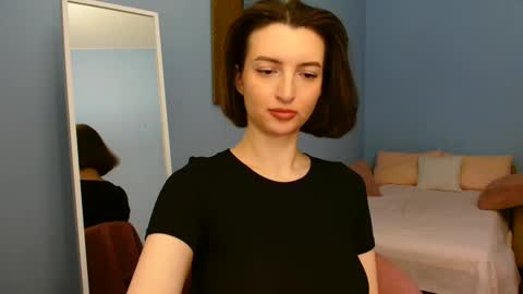 Snapshot of sweet_baby_miranda_ chatting on February 3, 2025, 4:14 am Miranda online show from February 3, 2025, 4:14 am