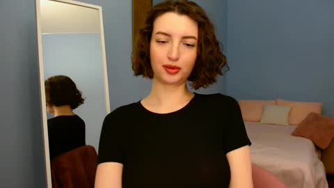 Snapshot of sweet_baby_miranda_ chatting on February 19, 2025, 12:46 am Miranda online show from February 19, 2025, 12:46 am