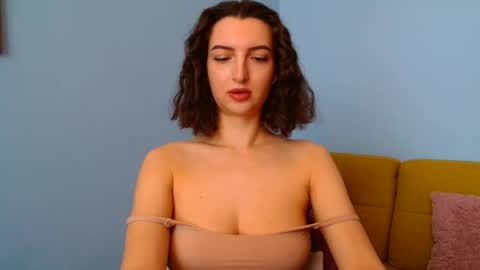 Snapshot of sweet_baby_miranda_ chatting on September 14, 2025, 7:07 am Miranda online show from September 14, 2025, 7:07 am