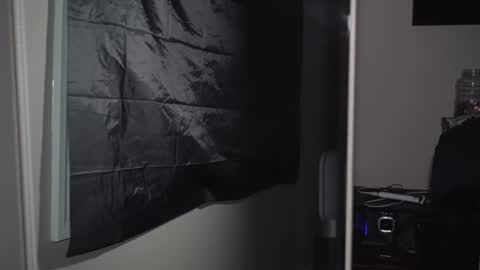 Snapshot of sweet_boi_18 chatting on September 13, 2025, 4:12 am SweetBoi18 online show from September 13, 2025, 4:12 am