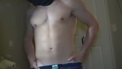 Snapshot of sweet_boi_18 chatting on September 20, 2025, 2:23 am SweetBoi18 online show from September 20, 2025, 2:23 am