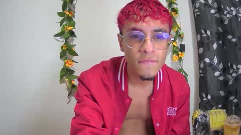 sweet_boy2224 online show from November 13, 2025, 1:37 am