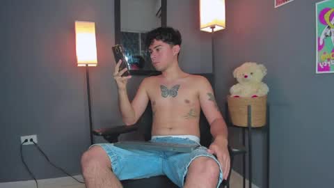 Theo ithan  leo online show from March 31, 2026, 7:09 am