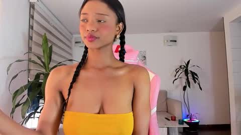 sweet_brunette88 online show from October 16, 2025, 8:21 pm