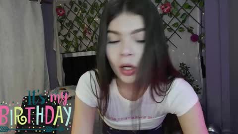 Candy online show from September 20, 2025, 3:57 pm