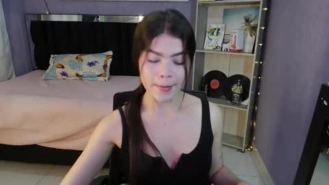 Candy online show from November 27, 2025, 1:02 pm