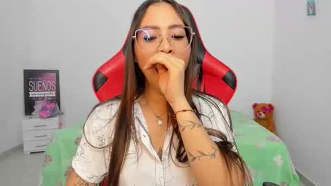 sweet_coral_ online show from February 4, 2026, 8:31 am