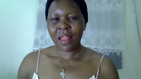 sweet_dori33 online show from May 4, 2026, 11:23 pm