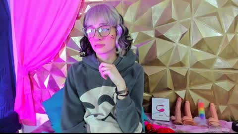  emmili  online show from January 27, 2025, 3:18 pm