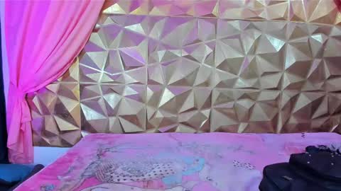  emmili  online show from February 11, 2025, 6:11 pm