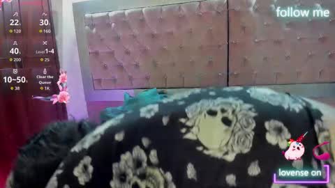  emmili  online show from February 2, 2026, 12:04 pm