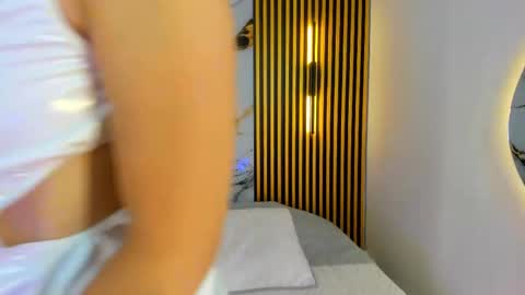 sweet_flame_ online show from October 2, 2025, 8:27 pm