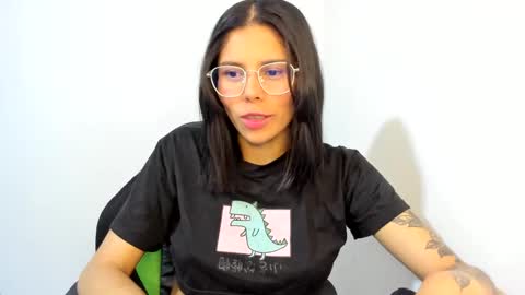 Snapshot of sweet_hann chatting on January 21, 2025, 3:59 am Hanna online show from January 21, 2025, 3:59 am