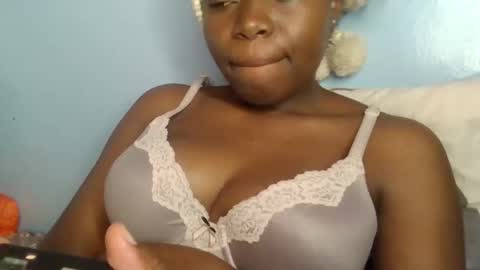 Snapshot of sweet_jamiie chatting on October 7, 2025, 6:43 am jay online show from October 7, 2025, 6:43 am