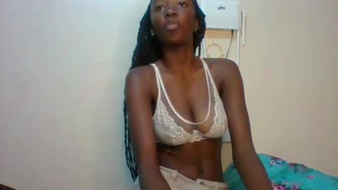 Snapshot of sweet_kcandy chatting on May 16, 2026, 1:10 pm Sweet KCandy online show from May 16, 2026, 1:10 pm