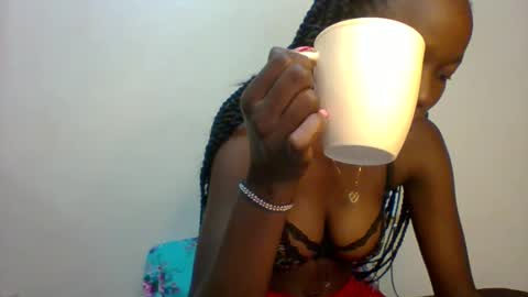 Snapshot of sweet_kcandy chatting on May 19, 2026, 10:43 am Sweet KCandy online show from May 19, 2026, 10:43 am