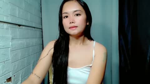 LAIKA online show from April 22, 2026, 4:37 am