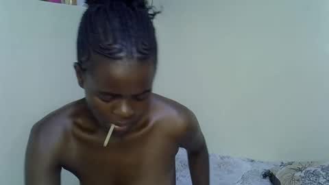 Snapshot of sweet_leen2 chatting on April 20, 2026, 9:34 am Leen online show from April 20, 2026, 9:34 am