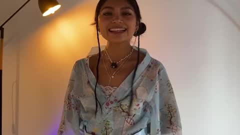 Snapshot of sweet_littleee chatting on April 24, 2026, 6:32 pm free private online show from April 24, 2026, 6:32 pm