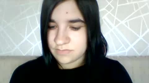 sweet_love2223 online show from June 2, 2026, 10:50 am