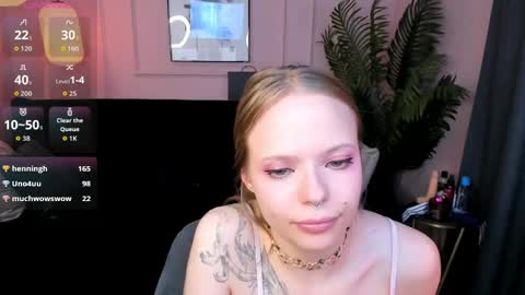 Snapshot of sweet_lucile chatting on May 1, 2026, 6:45 pm Lucy online show from May 1, 2026, 6:45 pm