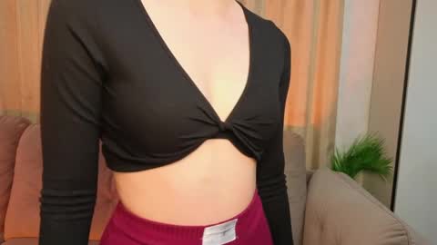 Snapshot of sweet_lynx chatting on April 16, 2026, 4:30 pm Lana online show from April 16, 2026, 4:30 pm