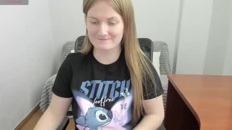 Snapshot of sweet_melody_of_ur_heart chatting on February 16, 2026, 4:36 pm Mila online show from February 16, 2026, 4:36 pm