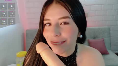 Sweet  Mia online show from September 14, 2025, 12:37 pm