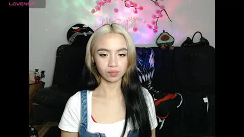 Snapshot of sweet_molly420 chatting on June 12, 2026, 11:03 pm sweet molly420 online show from June 12, 2026, 11:03 pm