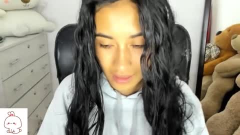 Nhaomy online show from September 16, 2025, 2:51 pm