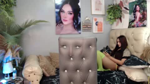girlnamenicole online show from December 5, 2024, 6:32 am