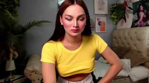 girlnamenicole online show from December 31, 2024, 12:54 am