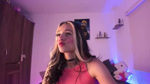 Snapshot of sweet_penny_ chatting on September 24, 2025, 11:41 pm Penny  online show from September 24, 2025, 11:41 pm