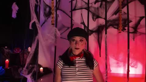 Snapshot of sweet_penny_ chatting on October 11, 2025, 12:32 am Penny  online show from October 11, 2025, 12:32 am