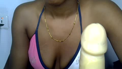 sweet girl online show from July 6, 2026, 3:03 pm