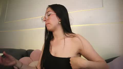 Snapshot of sweet_sammy_7 chatting on June 19, 2026, 8:01 pm Sammy Lauren online show from June 19, 2026, 8:01 pm