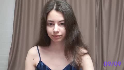 Snapshot of sweet_sweet_angel chatting on September 9, 2025, 4:01 am Angel online show from September 9, 2025, 4:01 am