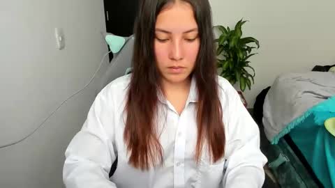 Snapshot of sweet_t33m chatting on February 9, 2025, 3:12 pm online show from February 9, 2025, 3:12 pm