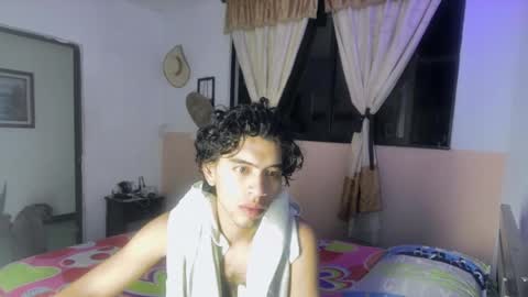 Snapshot of sweet_tippot chatting on December 29, 2024, 3:00 am Tippot and Germaine online show from December 29, 2024, 3:00 am