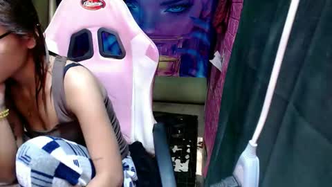 sweet_vina18 online show from February 19, 2026, 8:32 am