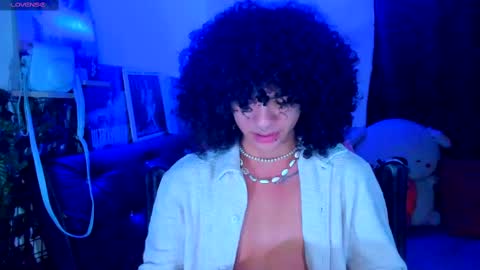 Steven independent model online show from February 26, 2025, 5:42 am