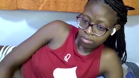 Snapshot of sweet_zarah chatting on March 8, 2026, 2:04 am sweet_zarah online show from March 8, 2026, 2:04 am